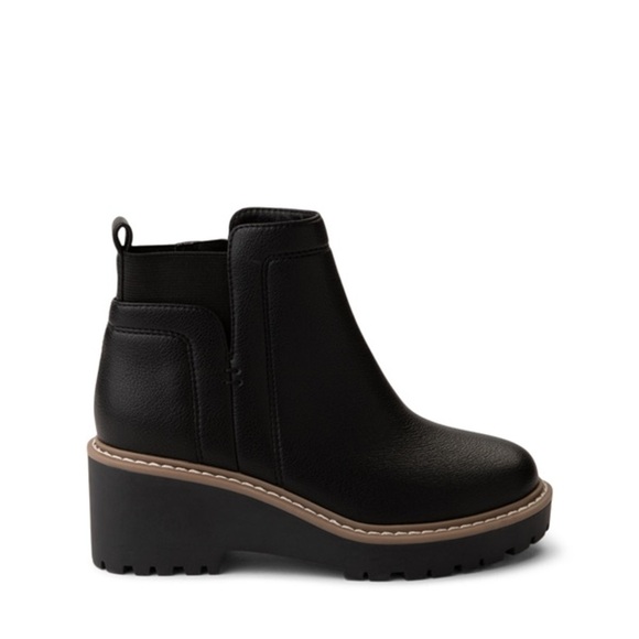 DV by Dolce Vita' Fury Faux Leather Lug Wedge Chelsea Boot Womens 5 - Picture 1 of 4